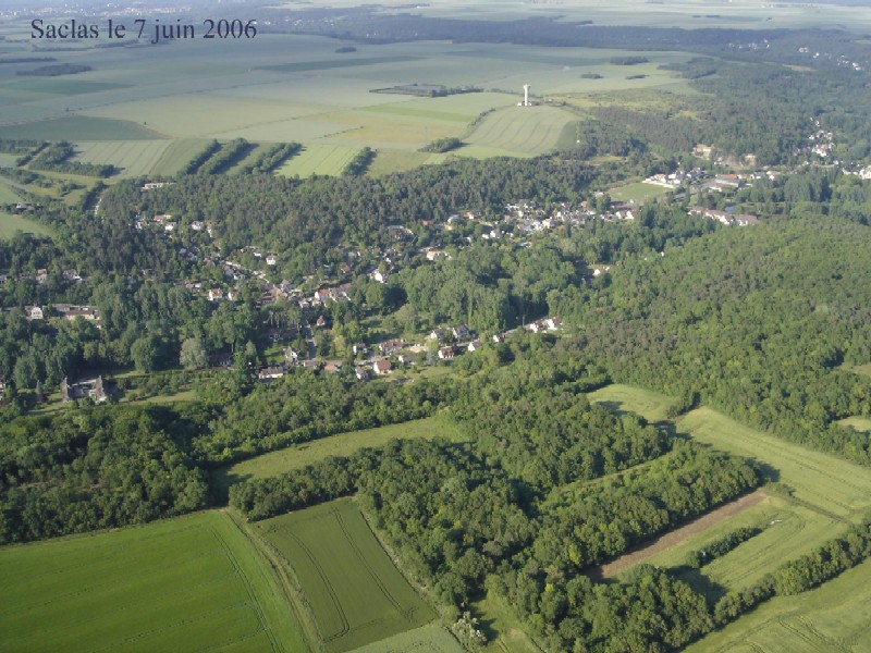 Vue aérienne de Saclas n°2 (cliché de 2006)