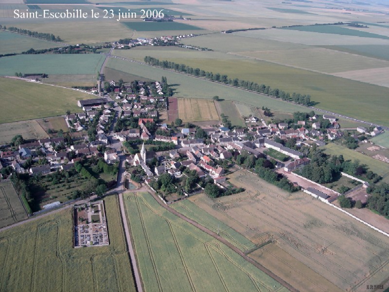 Vue aérienne de Saint-Escobille n°2 (cliché de 2006)