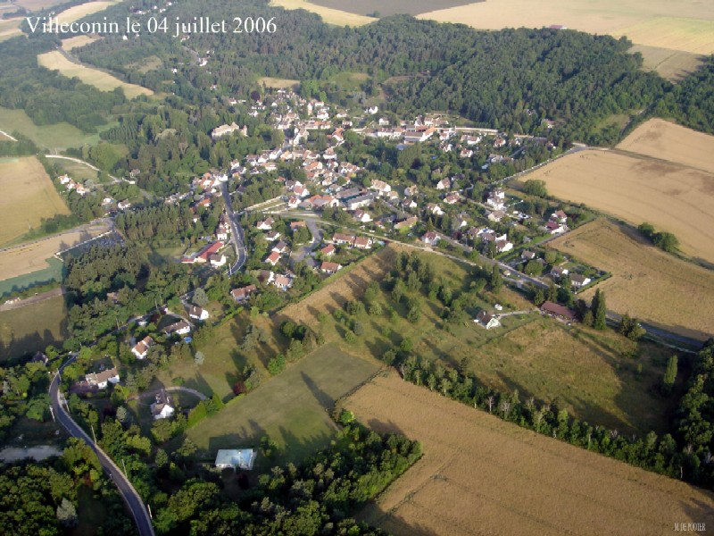 Vue aérienne n°3 de Villeconin (cliché de 2006)
