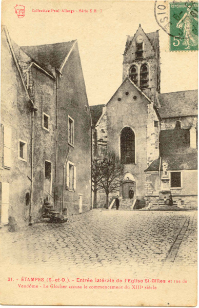 Entrée latérale de l'Eglise Saint Gilles