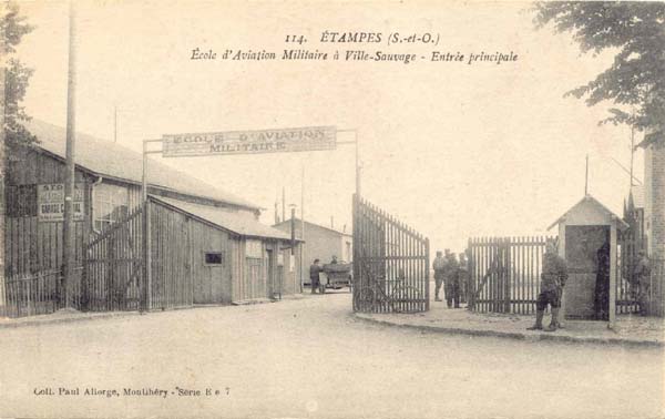 Ecole d'Aviation militaire de Villesauvage. Entrée principale