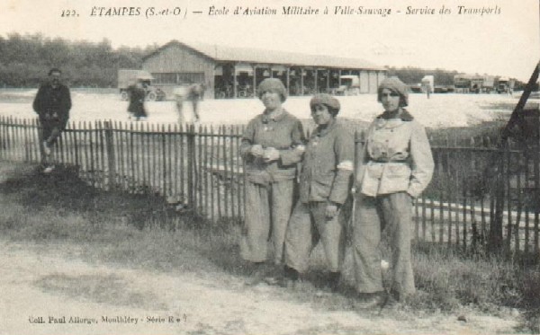 Ecole d'aviation militaire à Ville Sauvage garages