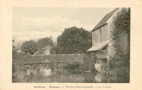 Maison Saint-Joseph à Gérofosse (Etampes): Le lavoir