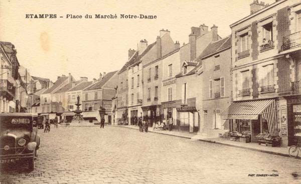 Collection Rosnet (Combier): Place du Marché Notre-Dame en sépia