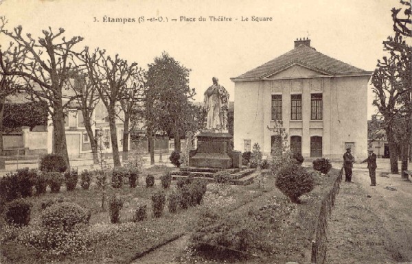 Le Théâtre