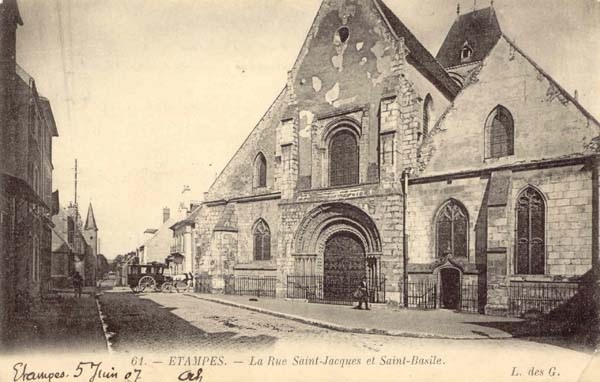 L'église Saint-Basile d'Etampes en 1902