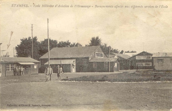 Ecole militaire d'aviation, barraquements