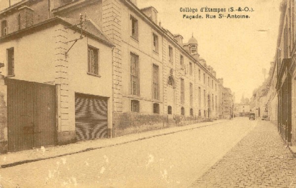 Tourte et Petitin: Le Collège d'Etampes (façade)