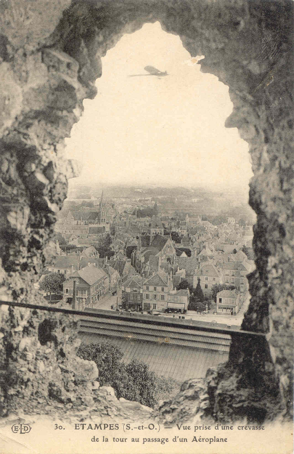 Ernest Le Deley: Vue prise d'une crevasse de la Tour au passage d'un Aéroplane (1912)