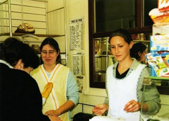 Deux boulangères à Sainville