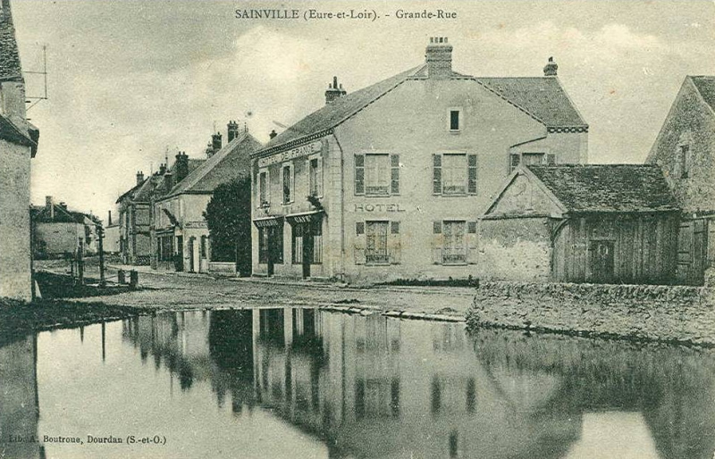 Grande rue de Sainville